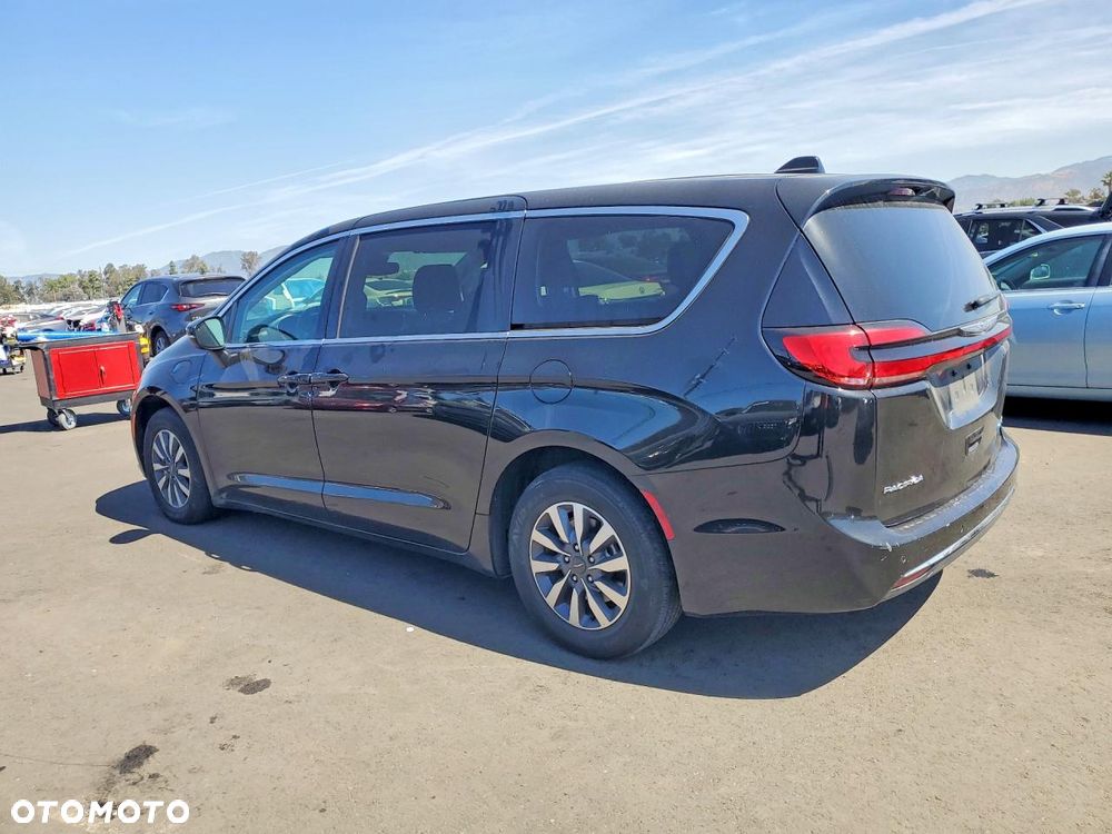 Chrysler Pacifica - 2