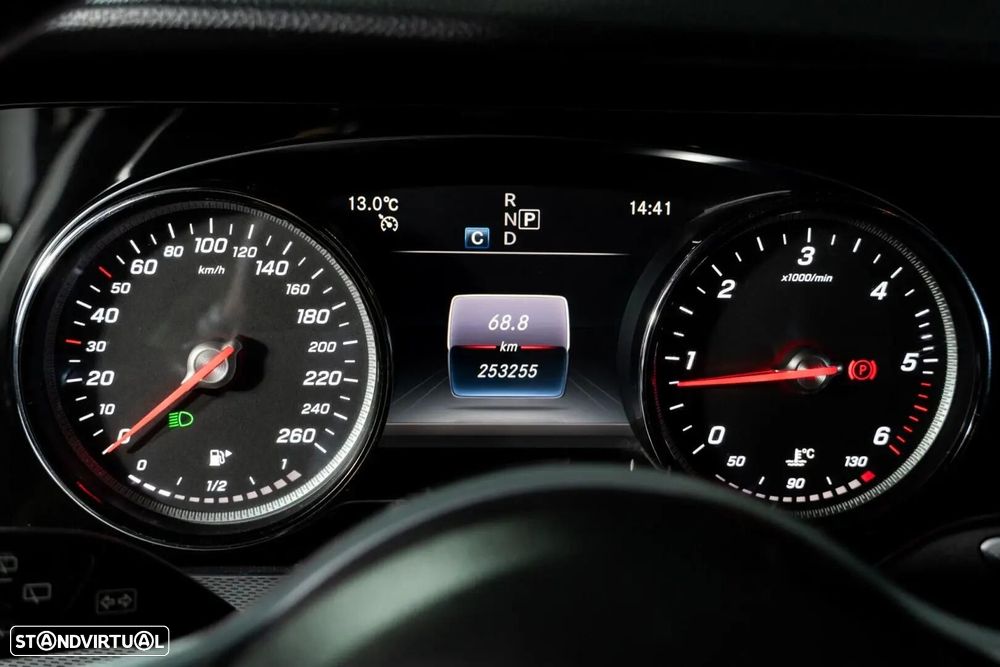Mercedes-Benz E 220 - 16