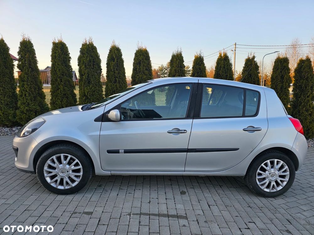 Renault Clio - 2