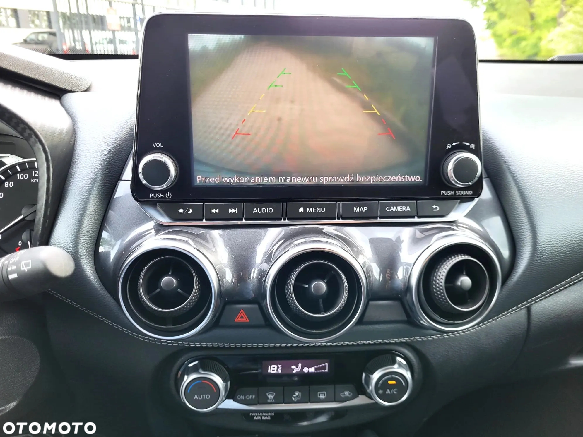 Nissan Juke 1.0 DIG-T N-Connecta - 26