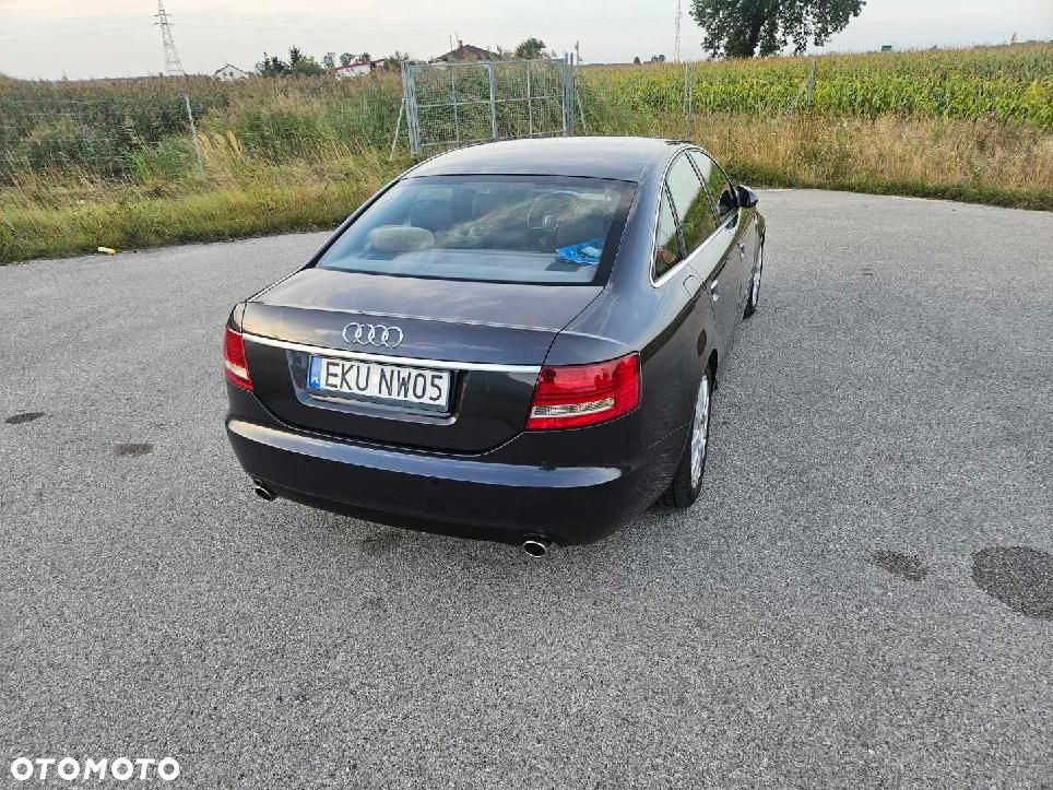 Audi A6 Limousine 2.4 - 8