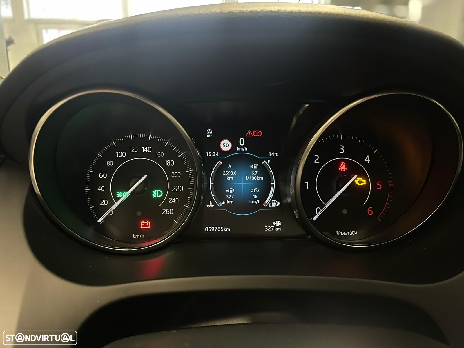 Jaguar E-Pace 2.0 i4D R-Dynamic - 11
