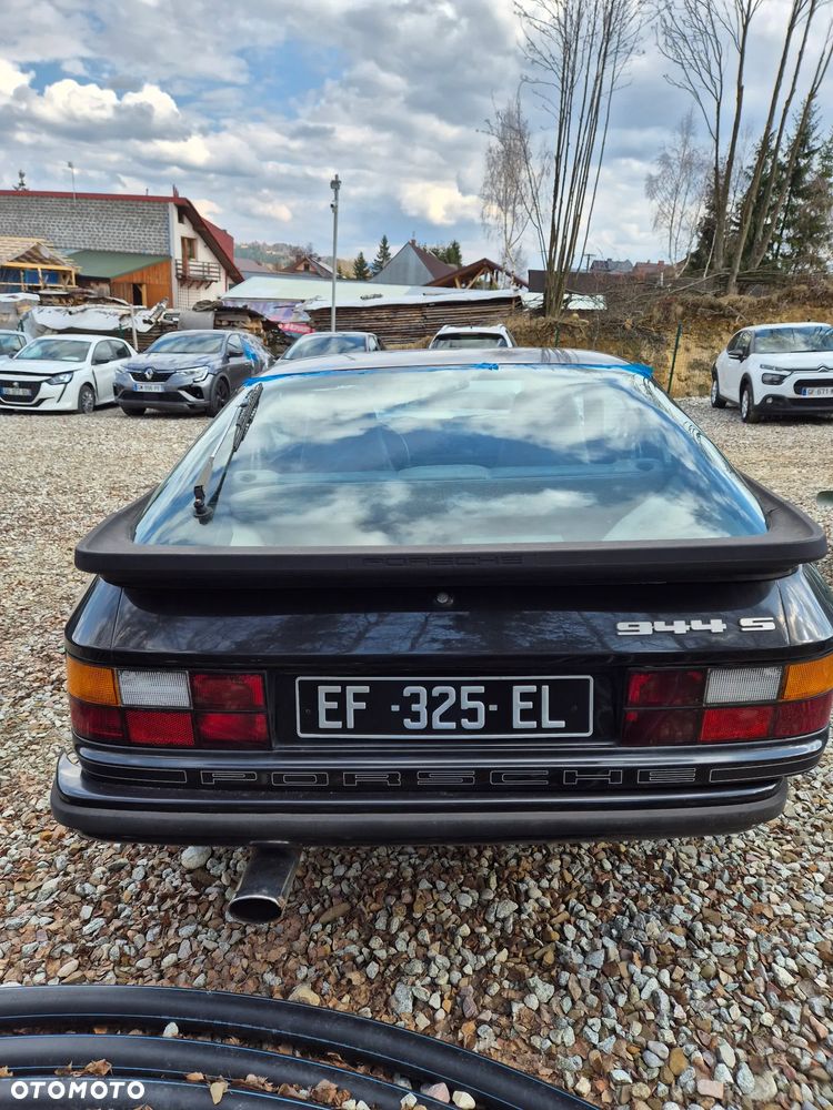 Porsche 944 - 8