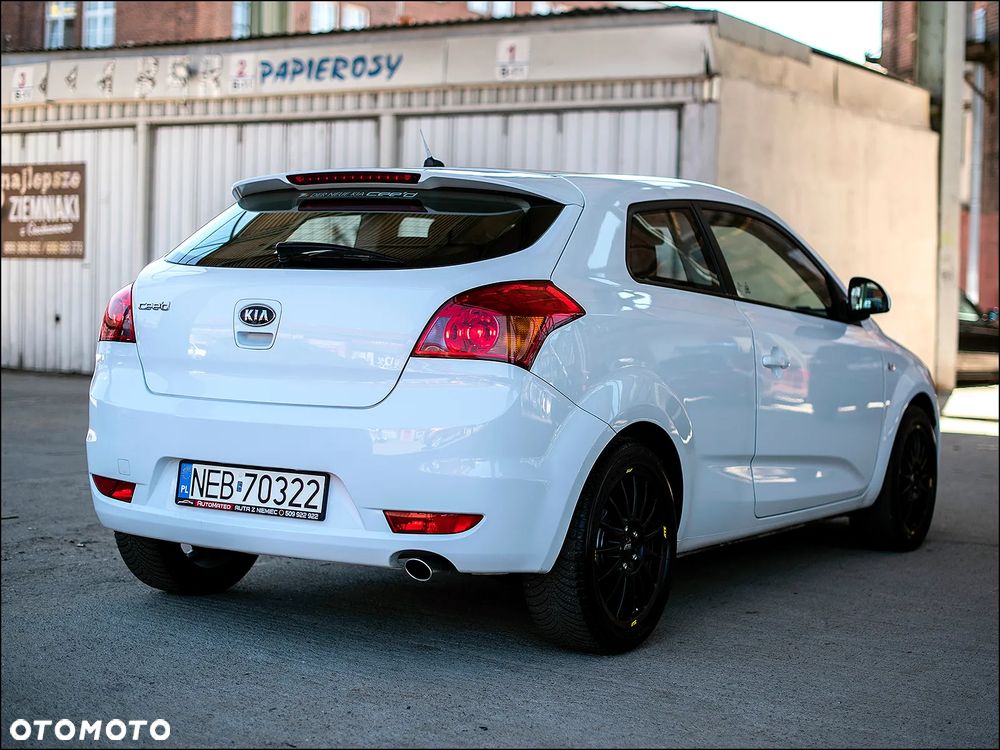 Kia ProCeed - 10