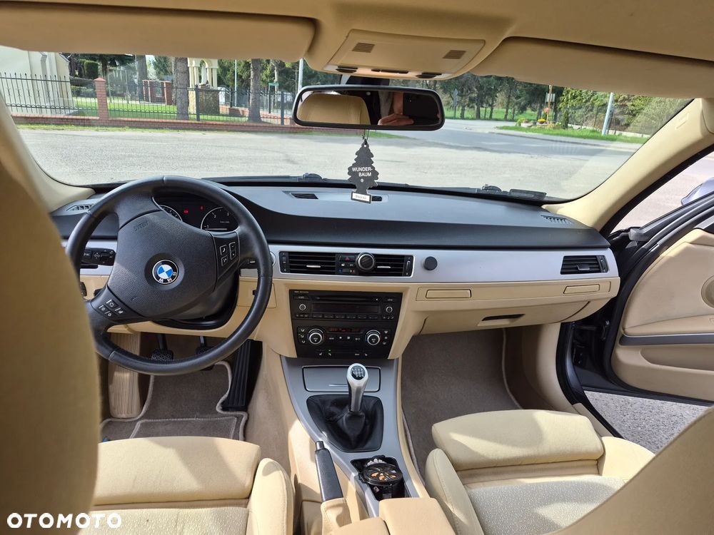 BMW Seria 3 320d - 4