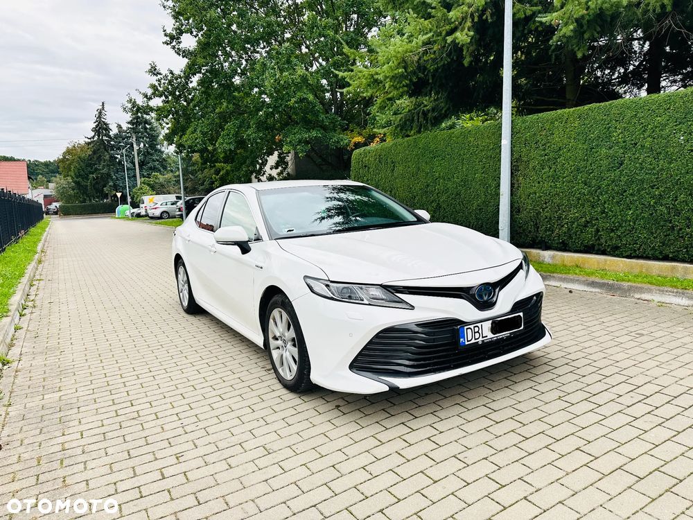 Toyota Camry - 3