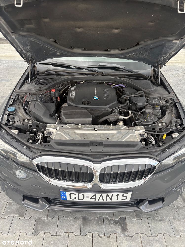 BMW Seria 3 320d Sport Line - 29