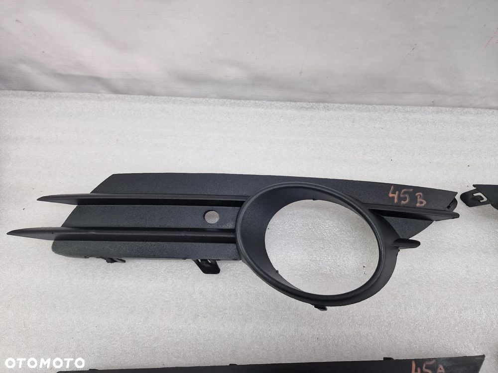 OPEL CORSA D 06- LEWA / PRAWA KRATKA BOCZNA ZDERZAKA PRZEDNIEGO PRZÓD , NR 13211480 / 13211478 / 13211481 / 13211479 , NR AUKCJI B/45 - 7