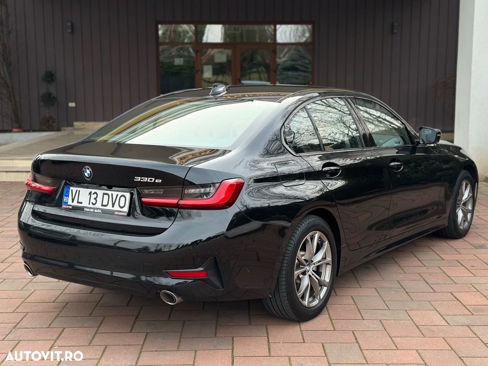 BMW Seria 3 330e Aut. - 3