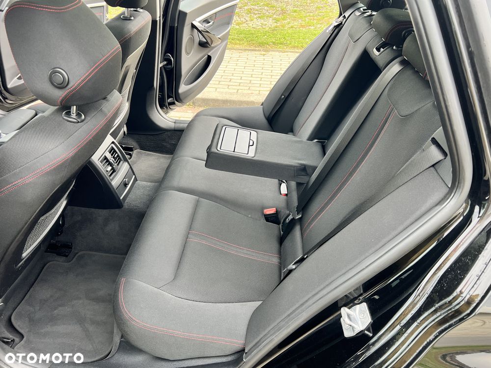 BMW Seria 3 320i xDrive Sport Line - 32