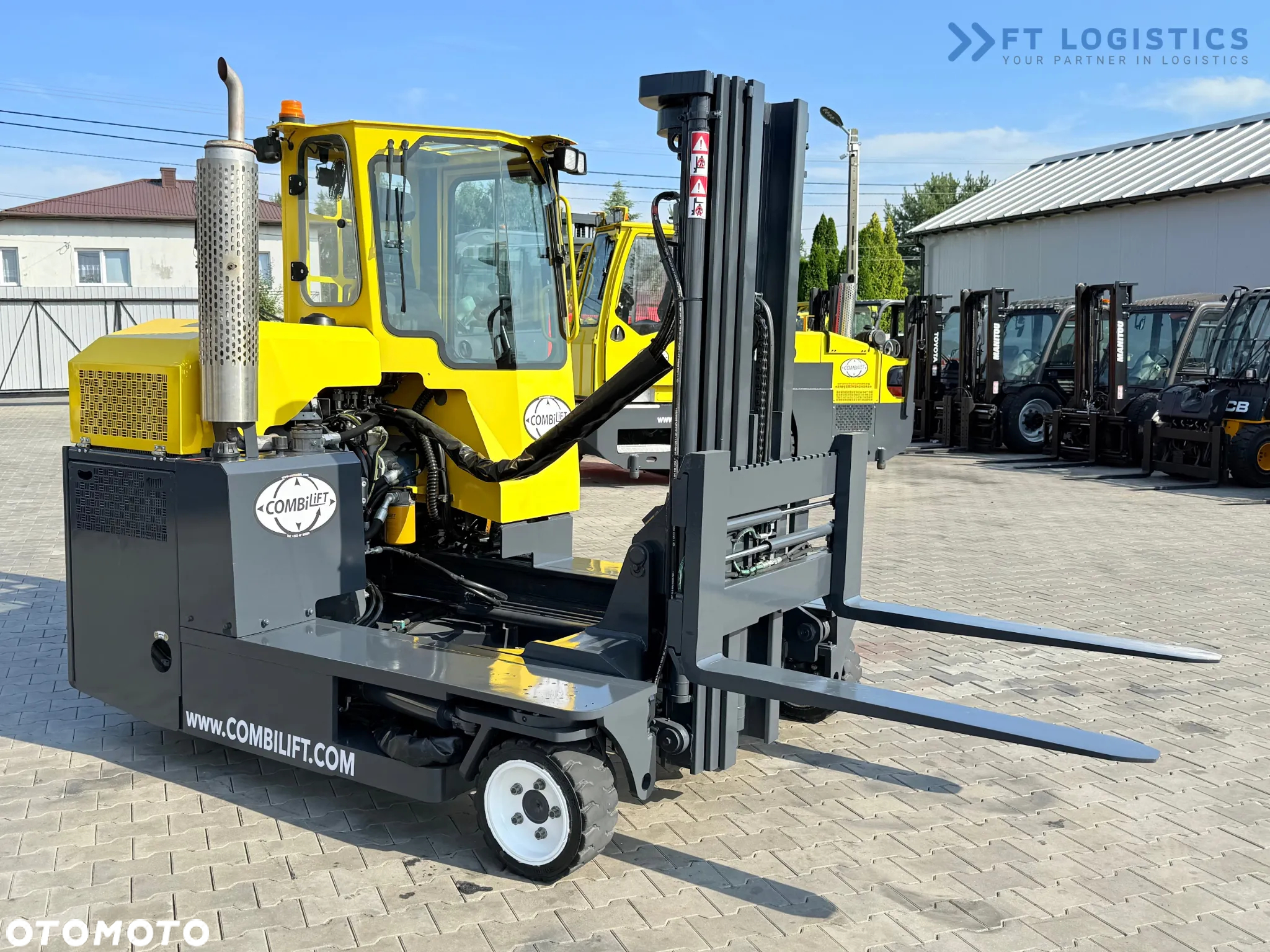 Combilift C3000 / GAS / TRIPLEX - 4900MM / JEDYNE 1537 MTH / POZYCJONER WIDEŁ / KABINA / JAK NOWY - 21