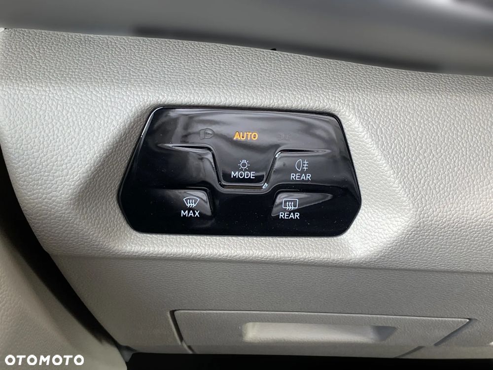 Volkswagen Multivan - 28