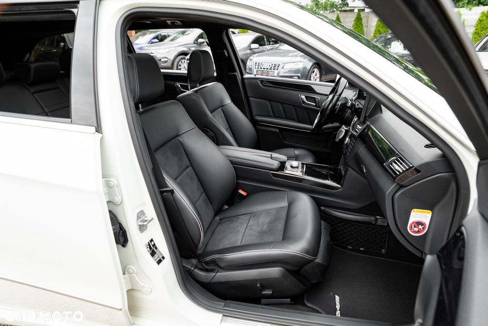 Mercedes-Benz Klasa E 350 CDI 4-Matic BlueEff - 26