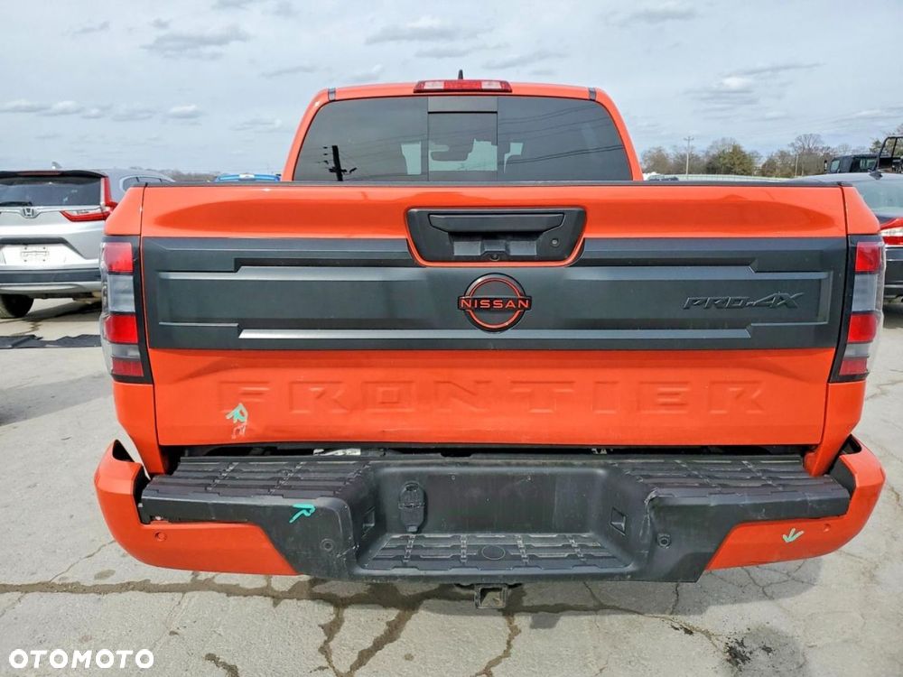 Nissan Frontier - 2