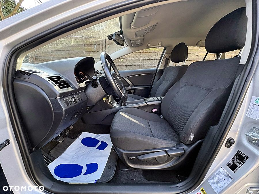 Toyota Avensis 2.0 D-4D - 15