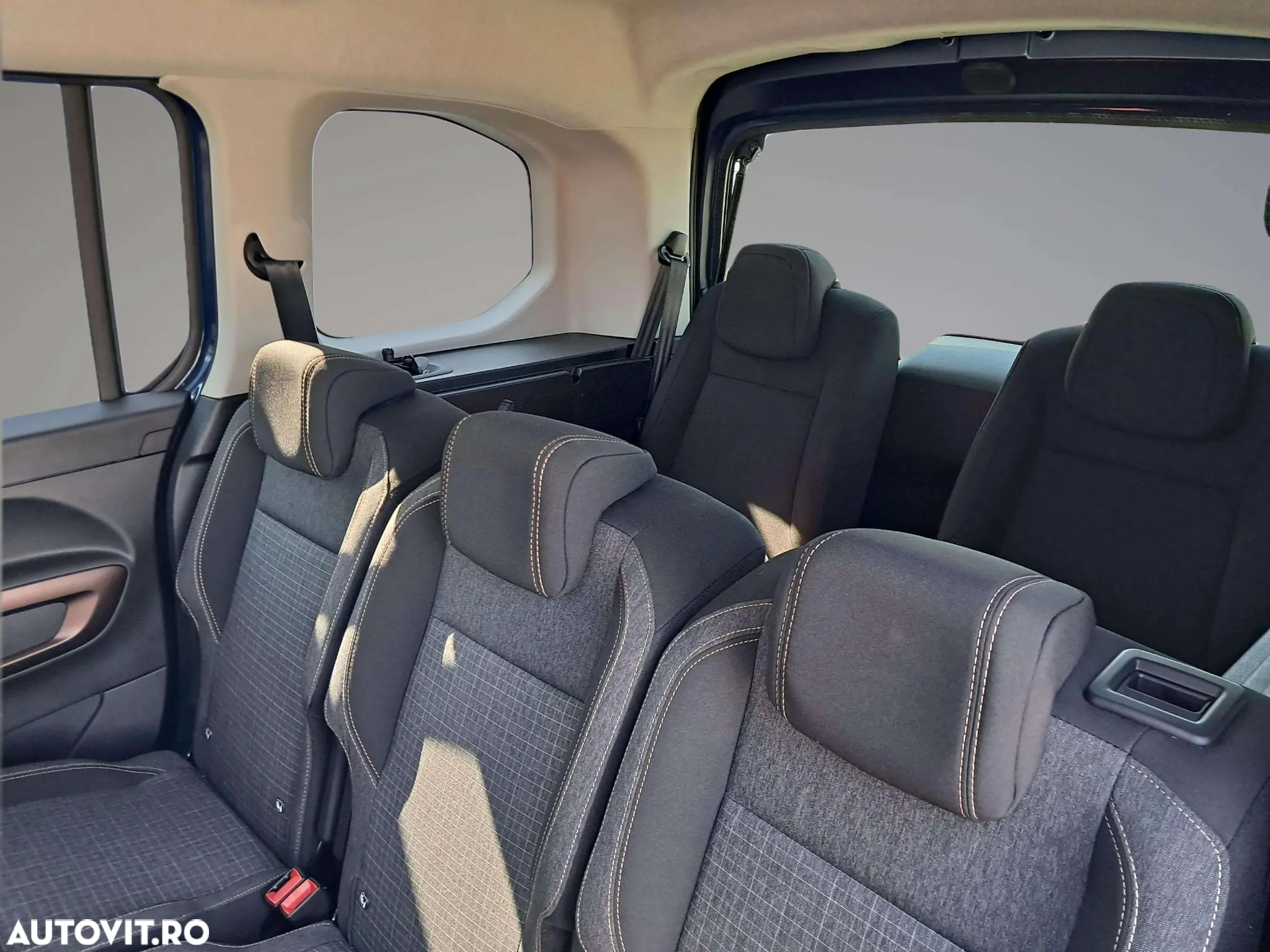 Peugeot Rifter e-Rifter 100kW Baterie 50kWH GT - 6