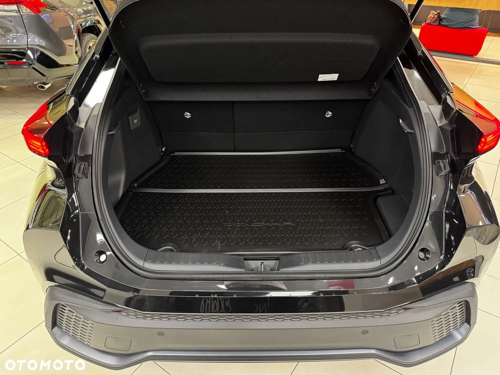Toyota C-HR 2.0 PHEV Dynamic Force Style - 12