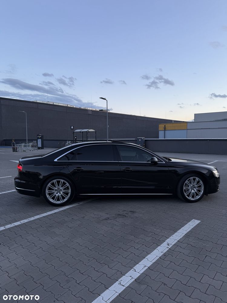 Audi A8 - 4