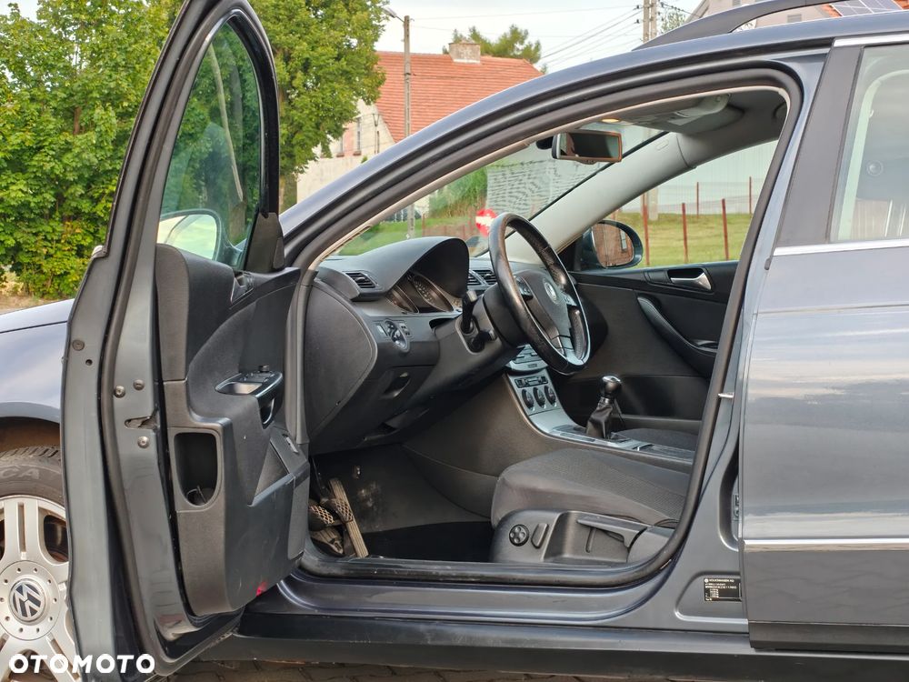 Volkswagen Passat - 17