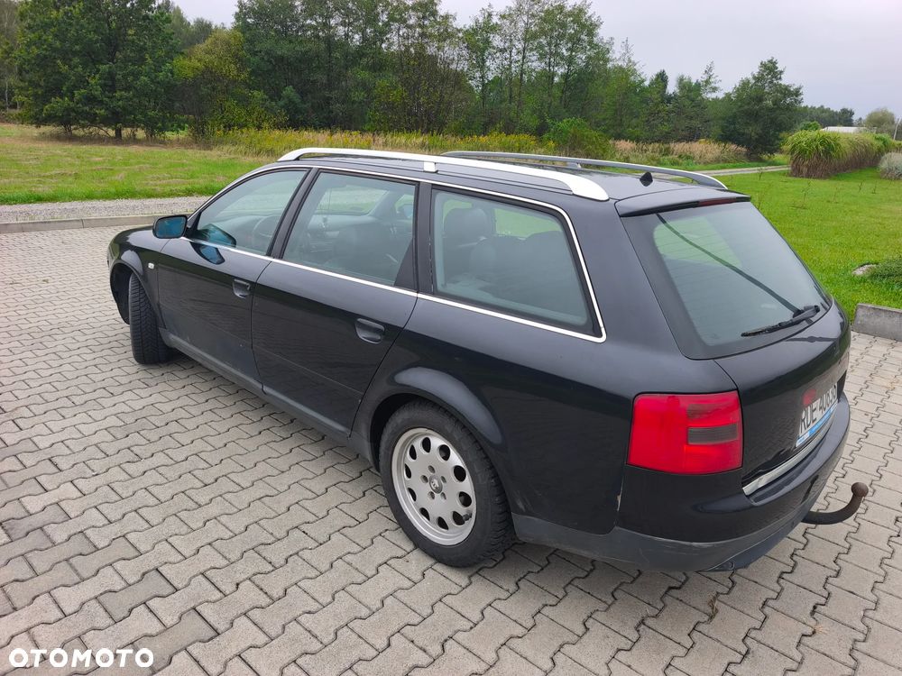 Audi A6 Avant 2.4 - 5