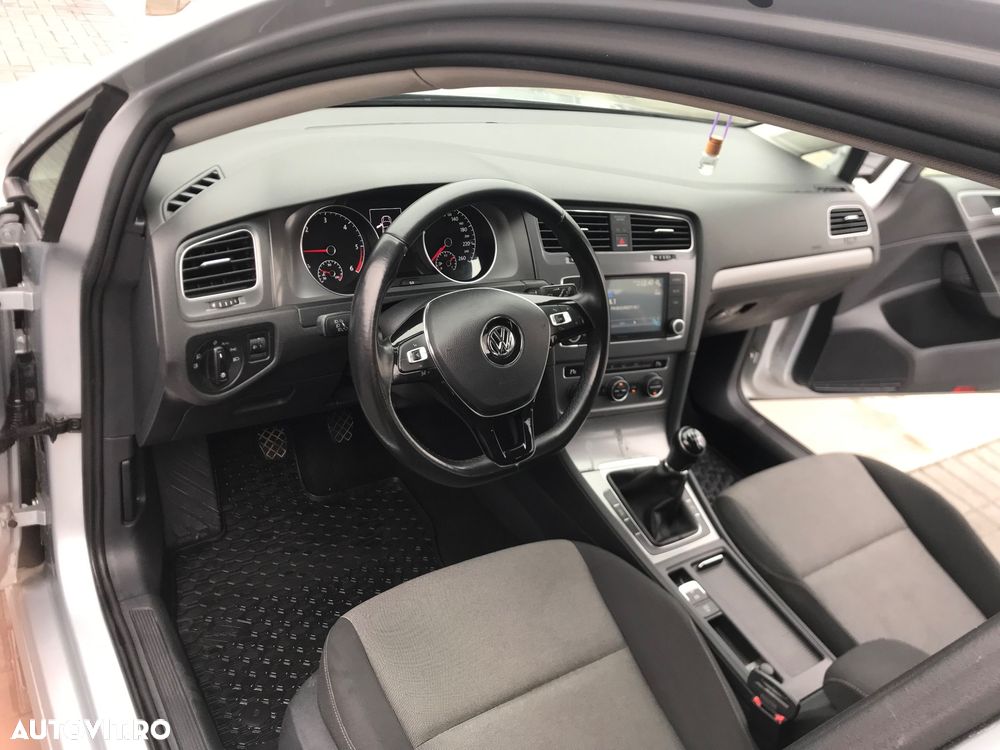 Volkswagen Golf 1.6 TDI BlueMotion Technology Comfortline - 9