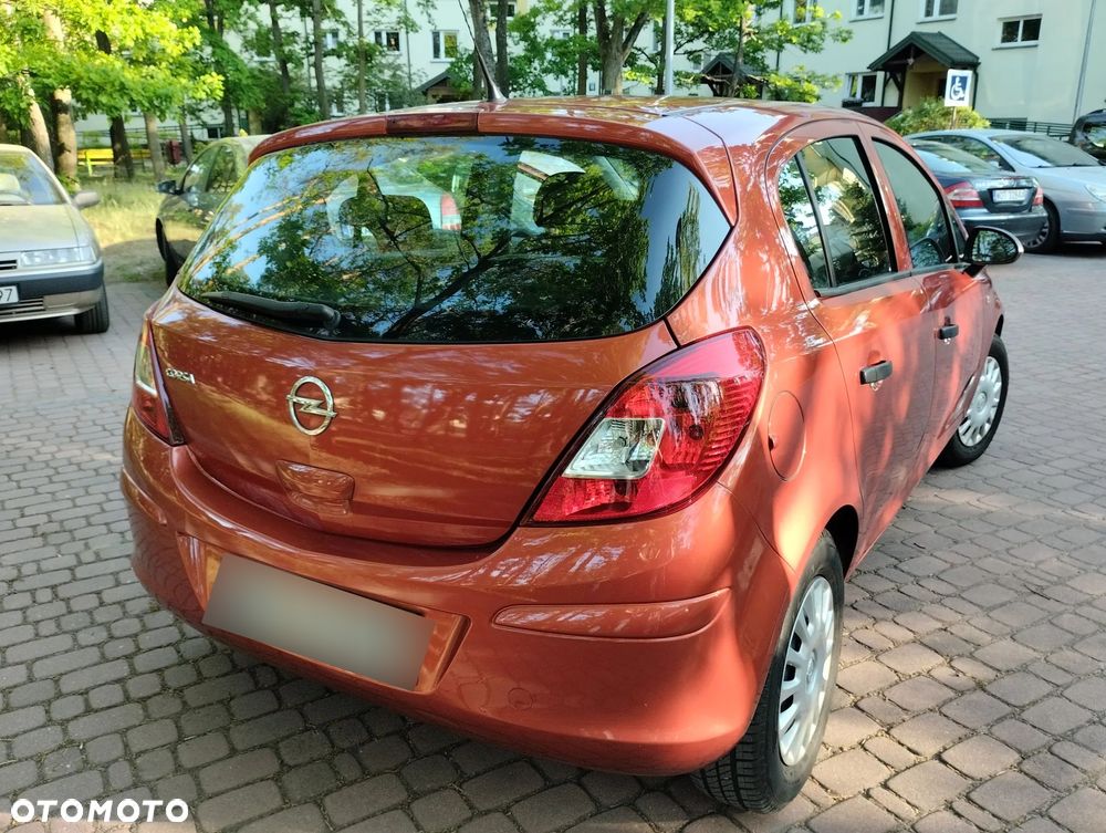 Opel Corsa 1.2 16V Essentia - 2
