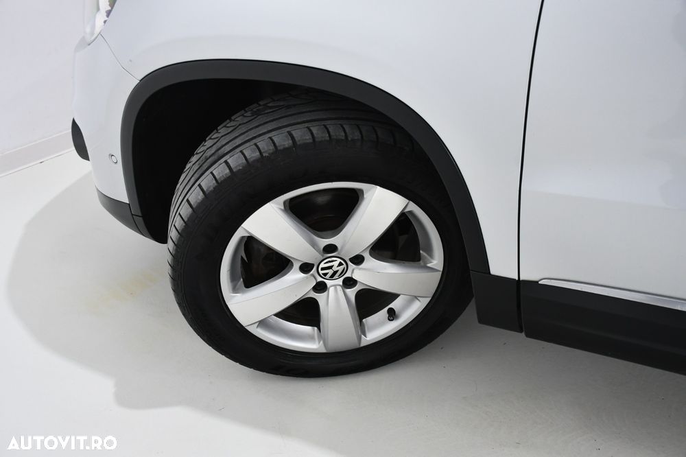 Volkswagen Tiguan - 9