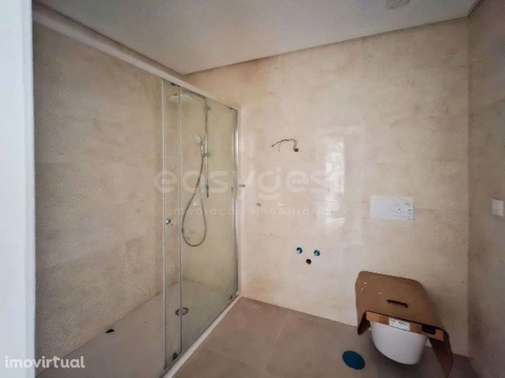 Apartamento T2 com terraço e 2 lugares de garagem em Esgueira - Grande imagem: 5/8