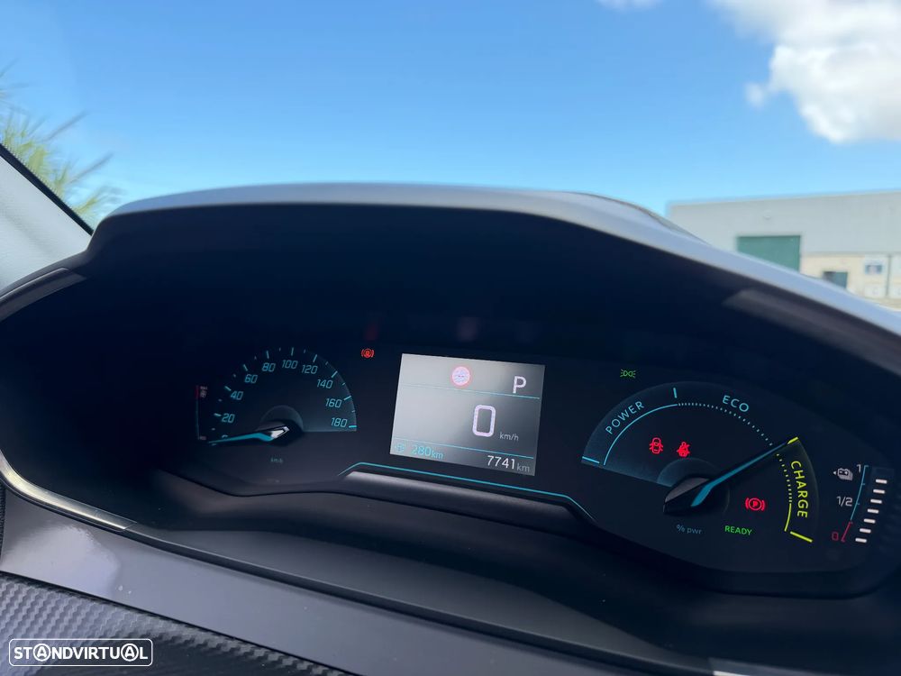 Peugeot e-208 Active - 8