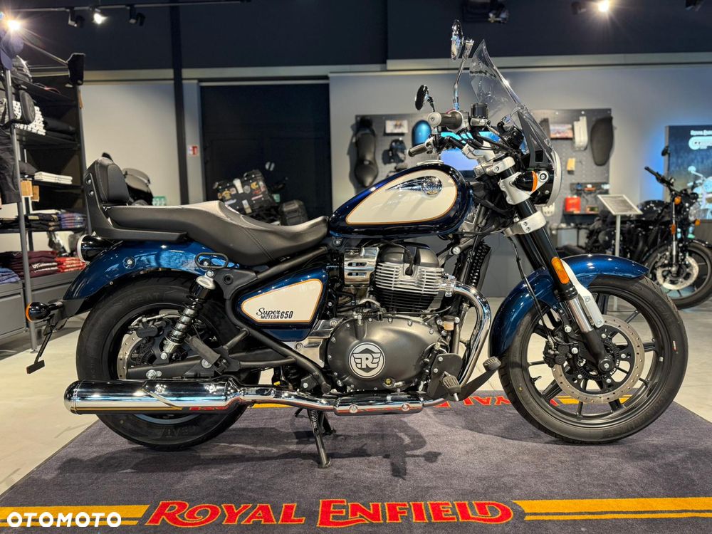 Royal Enfield Super Meteor - 2