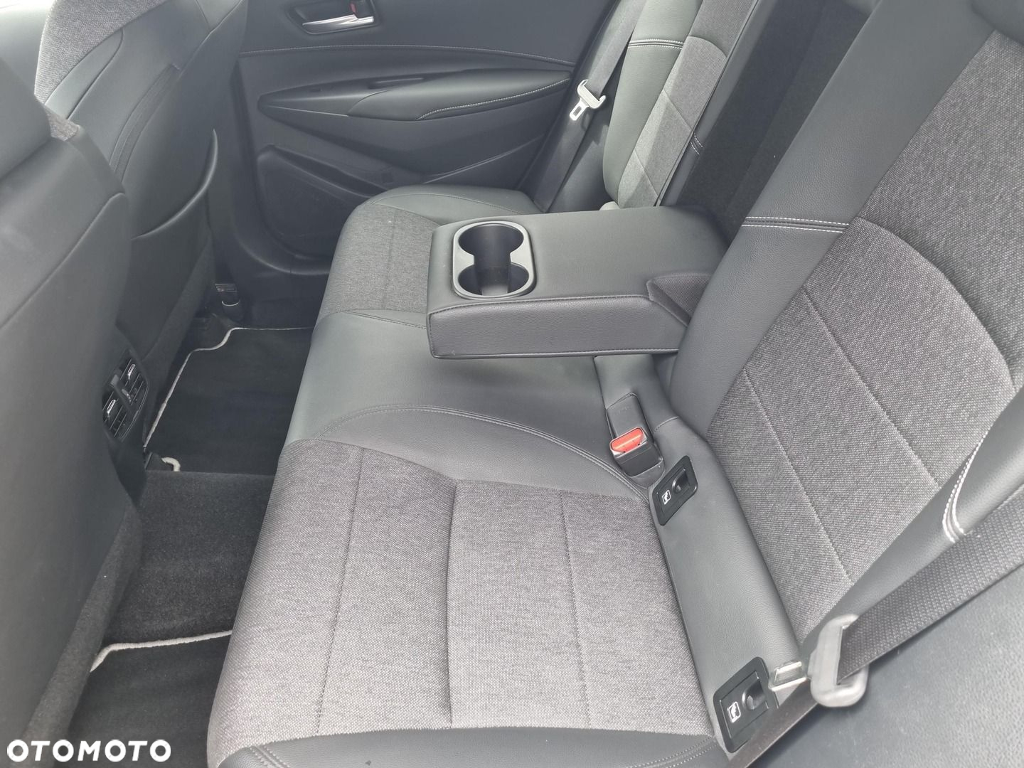 Toyota Corolla - 24