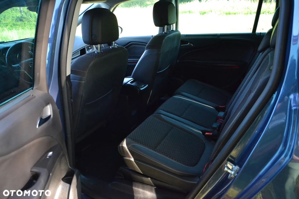 Opel Zafira - 10