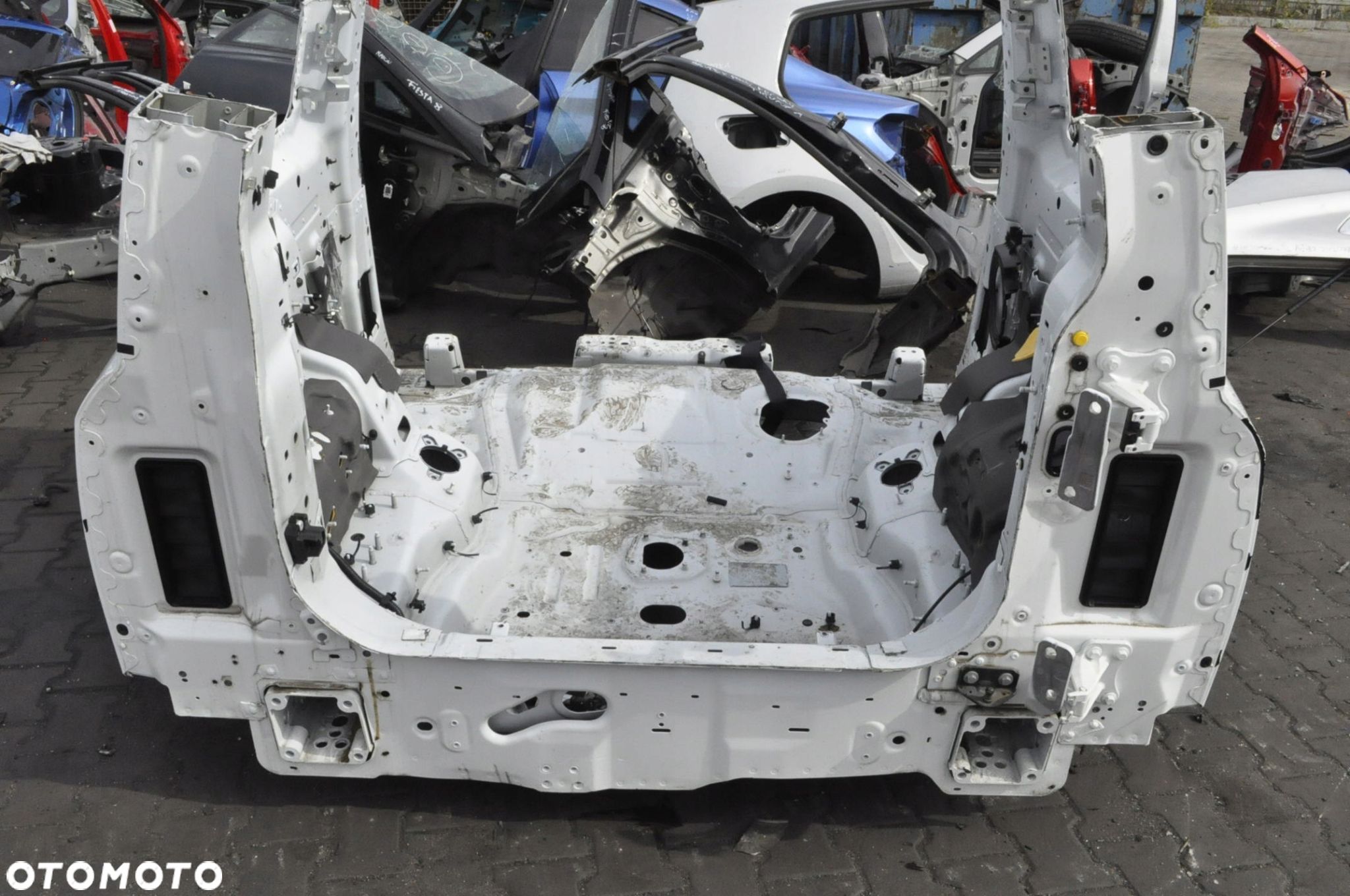 LAND ROVER DEFENDER II 20- CAŁY TYŁ DUPA PAS 3D - 1