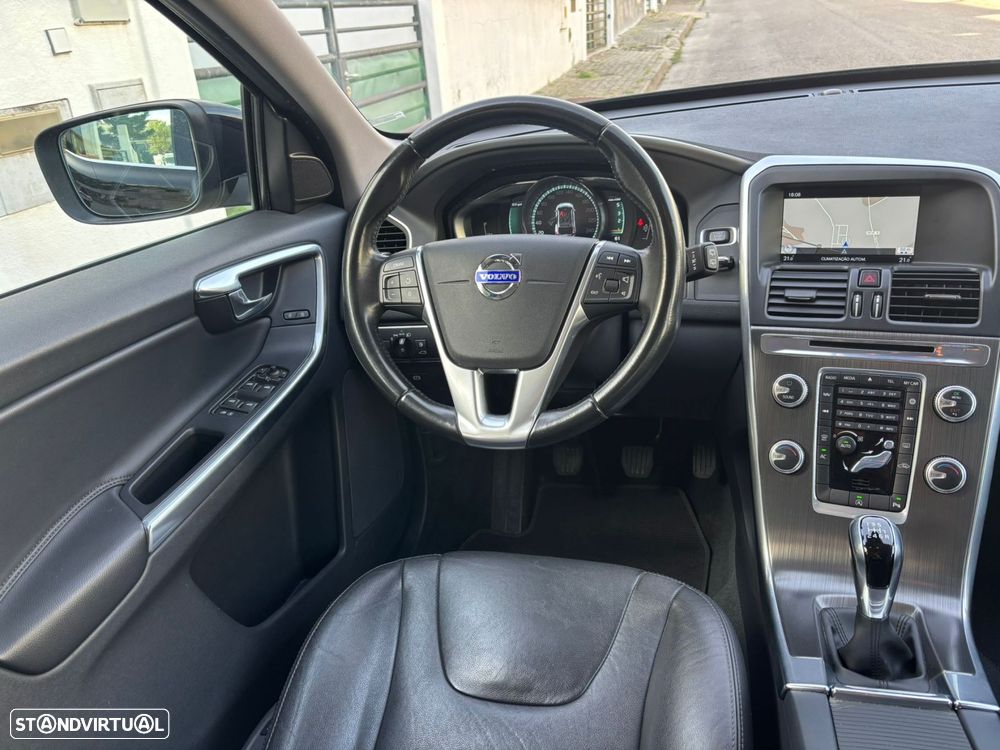 Volvo XC 60 2.0 D4 R-Design - 31