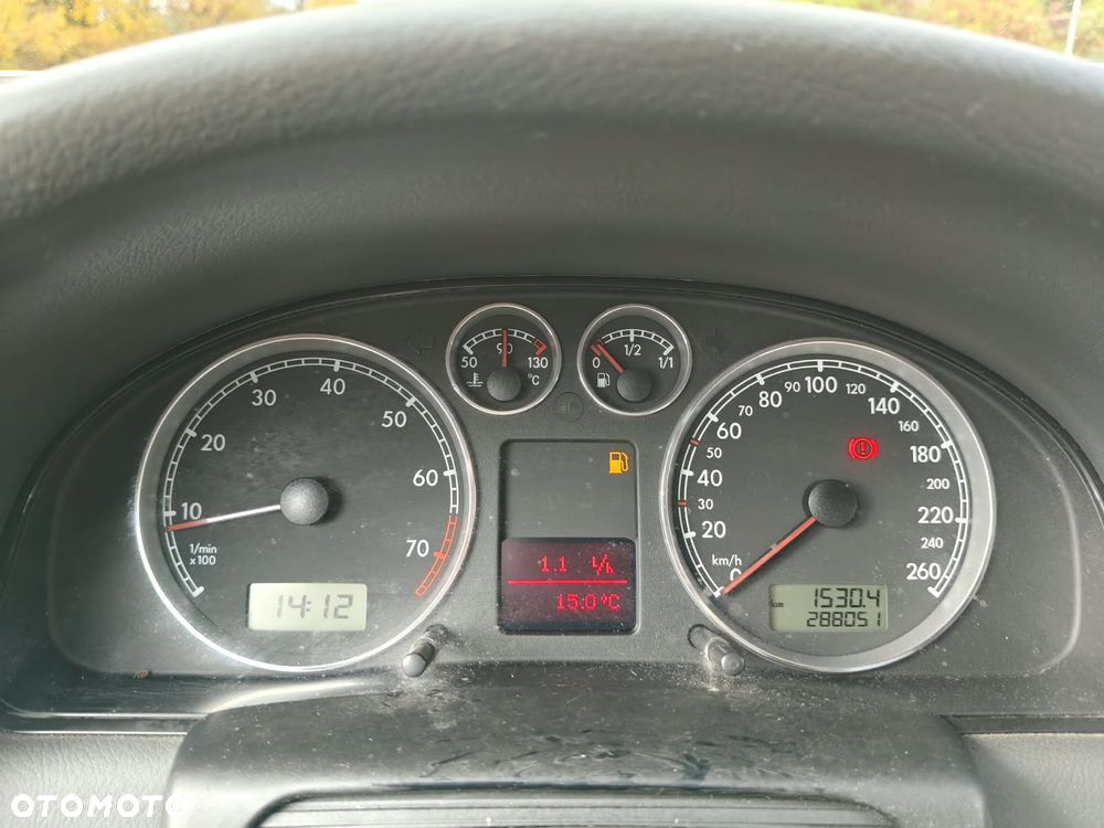 Volkswagen Passat Variant 1.6 Comfortline Family - 13