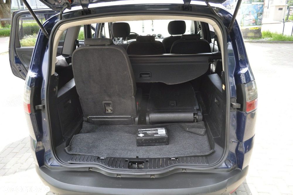 Ford S-Max - 10