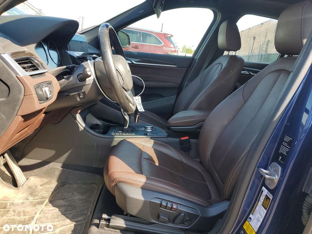 BMW X1 xDrive25i GPF Sport Line - 8