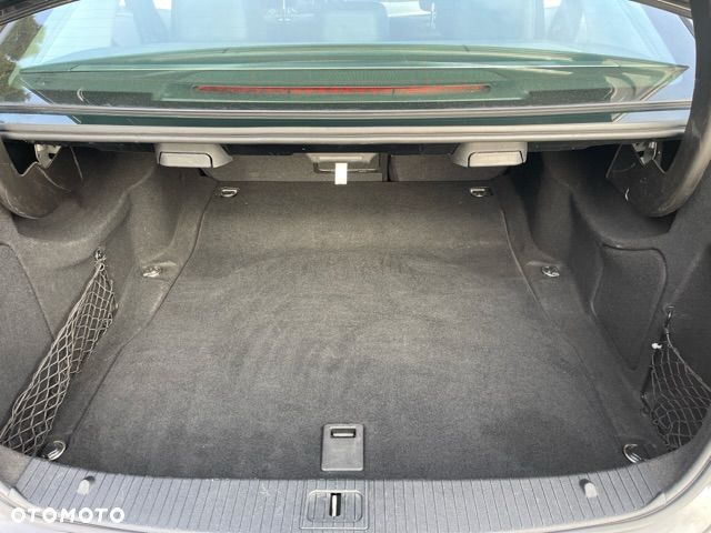 Mercedes-Benz Klasa E 250 CDI DPF BlueEFFICIENCY Automatik - 17