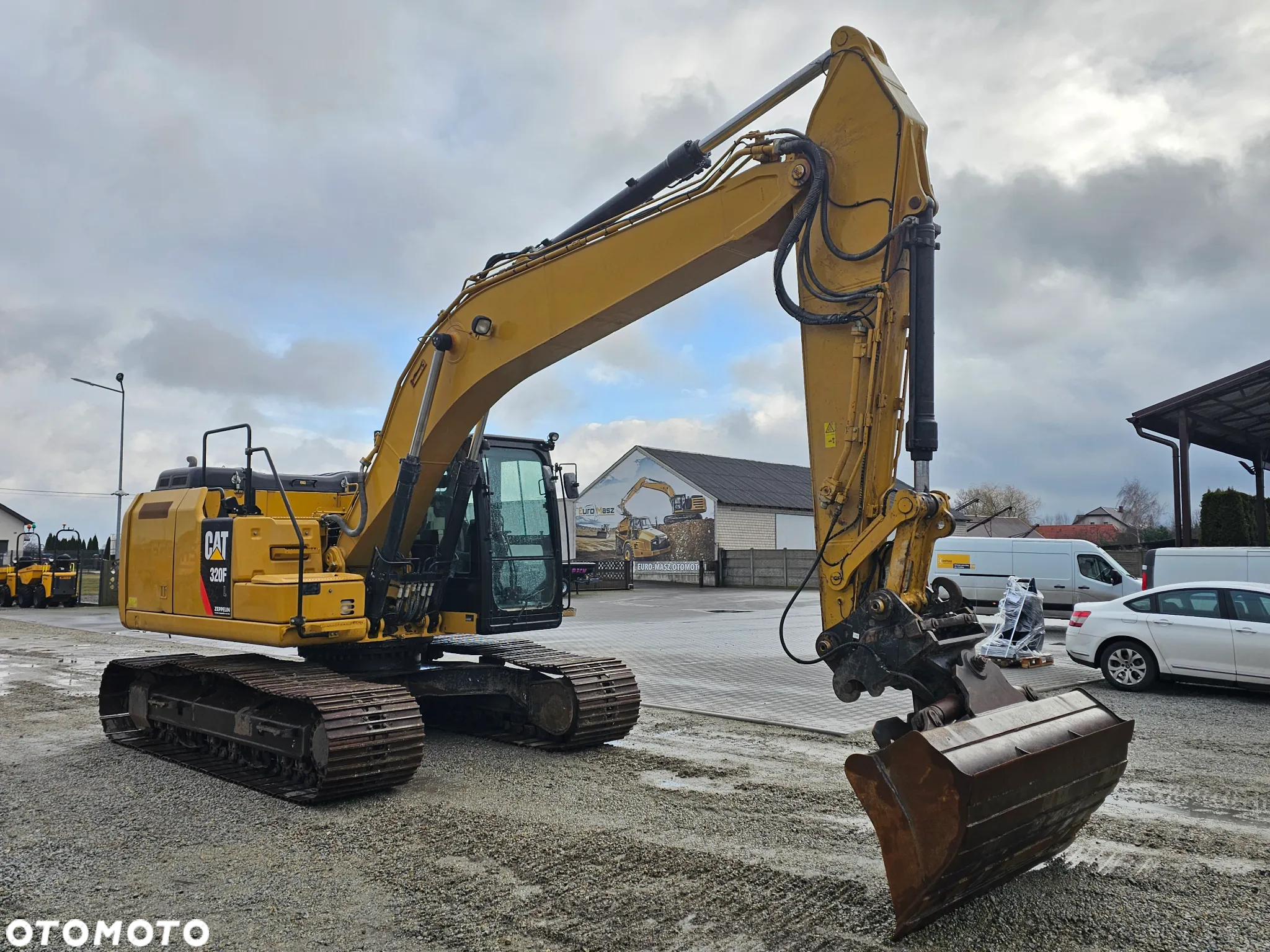 Caterpillar 320 FL, 2017 ROK, 8500 MTH - 8