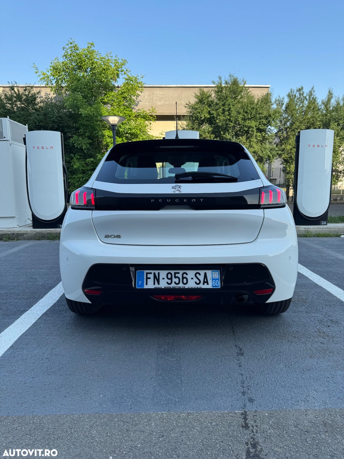 Peugeot 208 1.2 L PureTech STT Allure - 14
