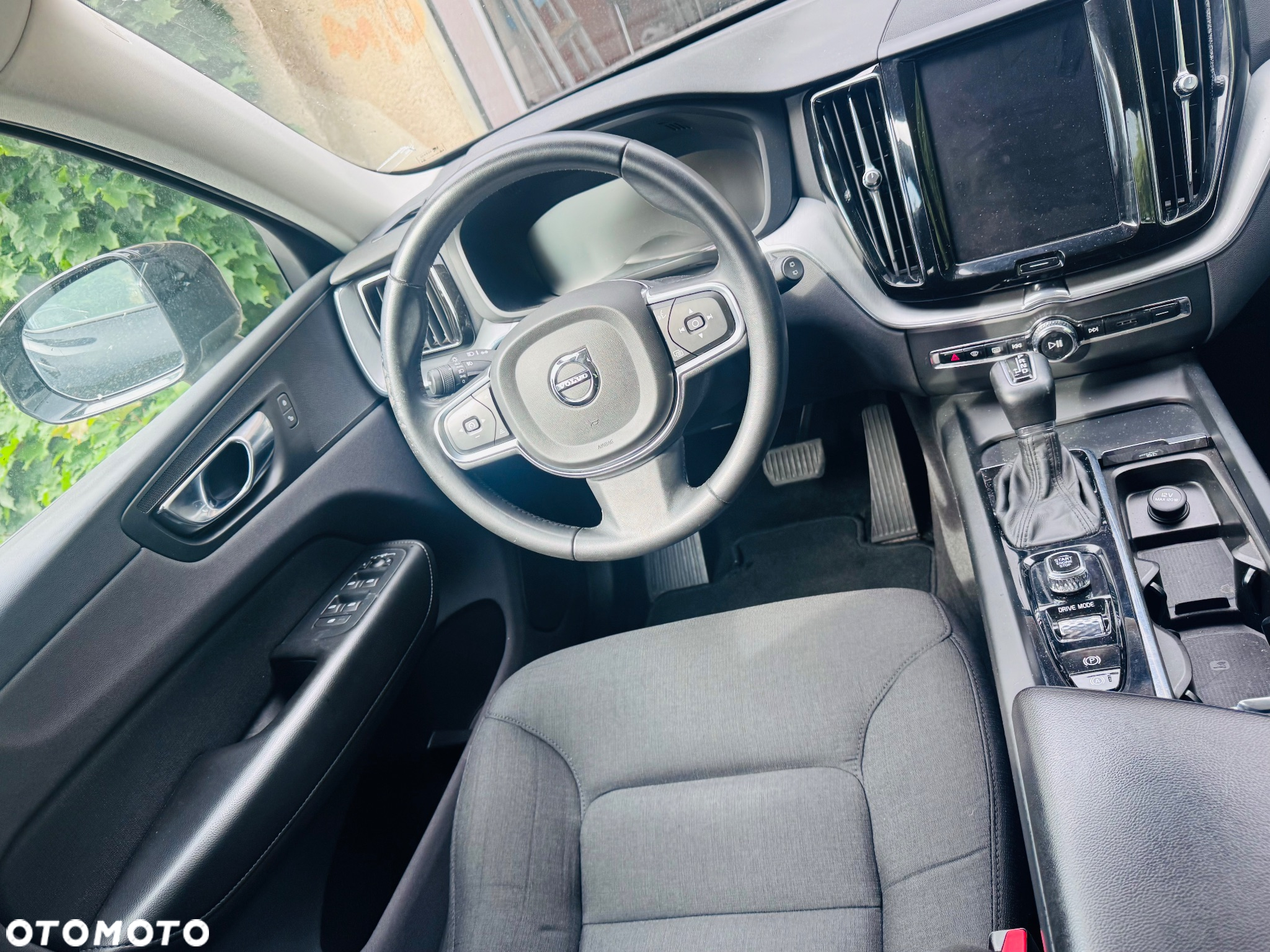 Volvo XC 60 T4 Momentum - 24