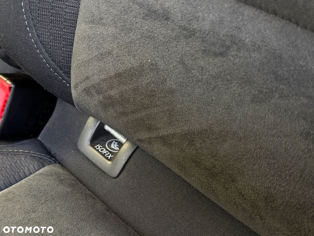 Volkswagen Golf - 32