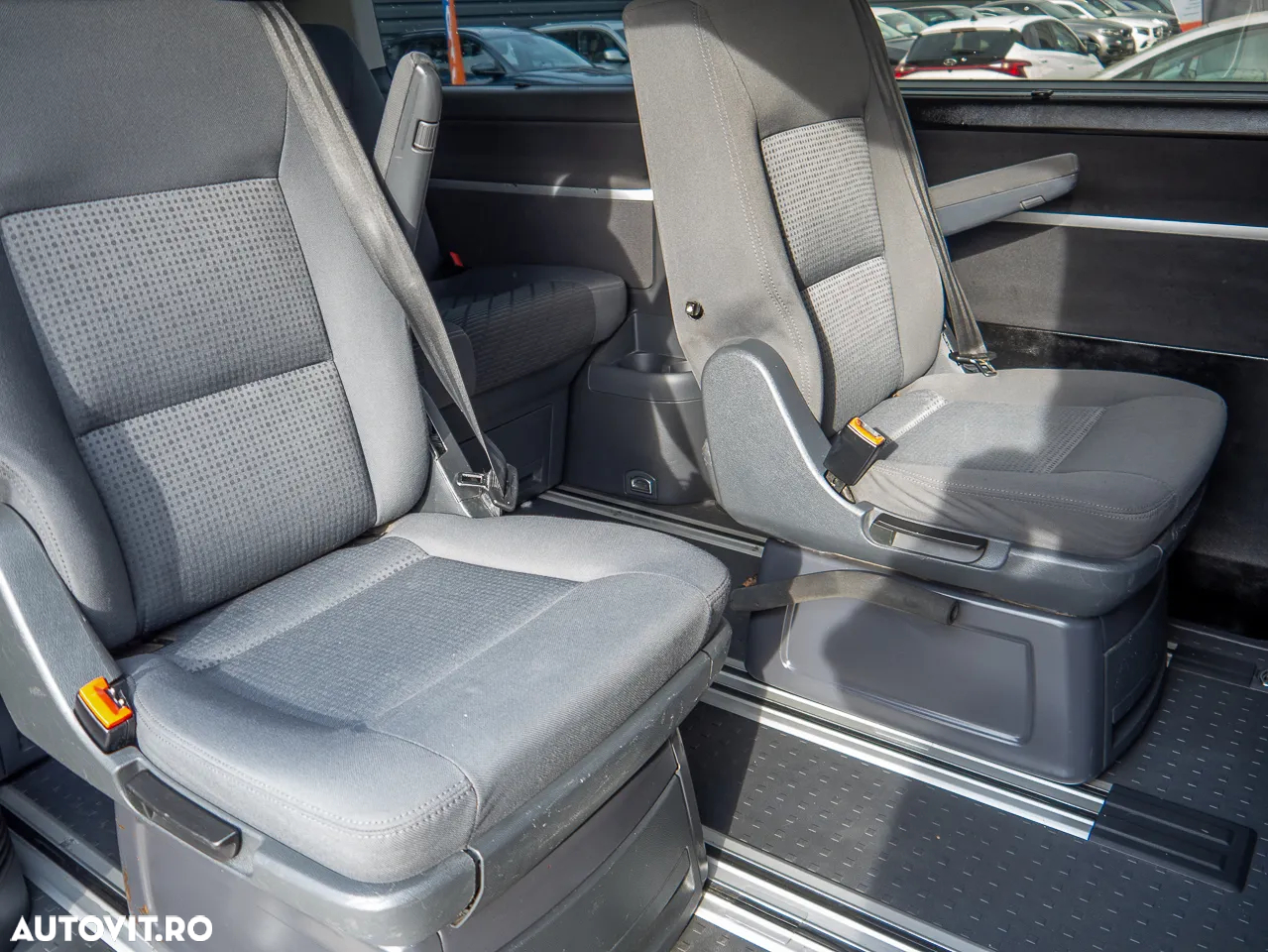 Volkswagen Multivan - 15