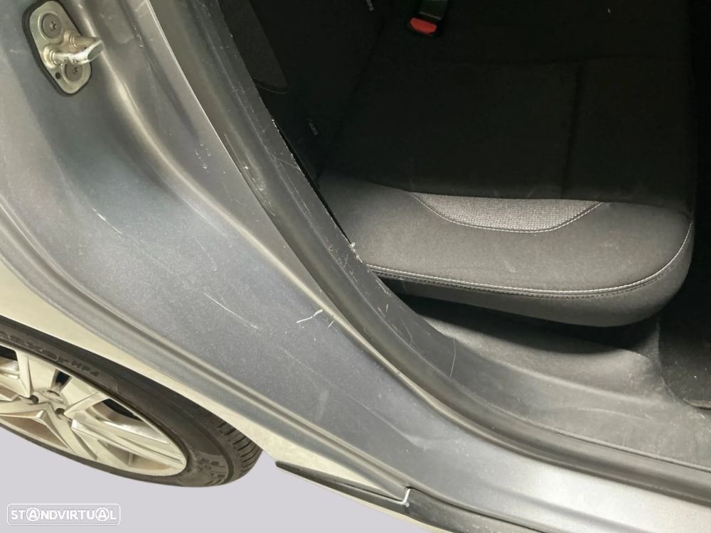Peugeot 2008 1.2 PureTech Style - 28