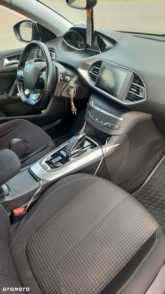 Peugeot 308 1.2 PureTech GPF Active S&S EAT8 - 28