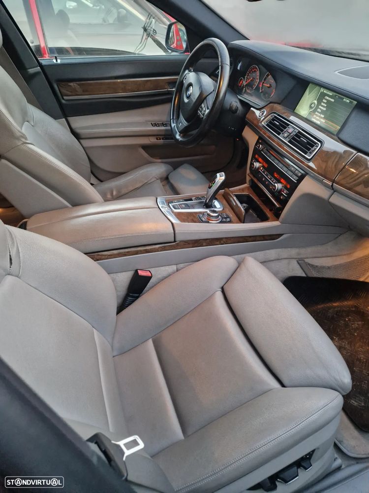 BMW 740 d Pack M - 4
