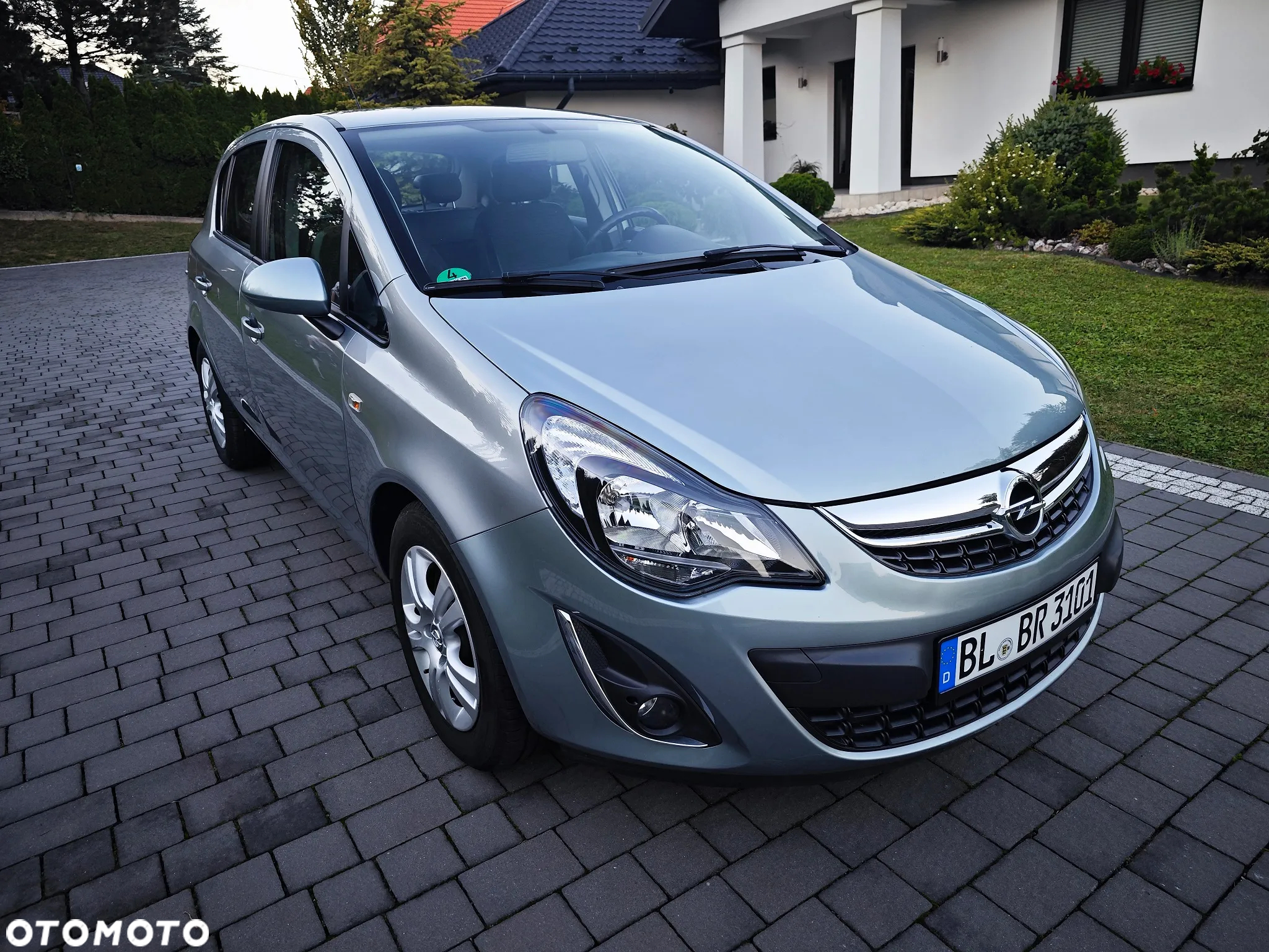 Opel Corsa 1.4 16V Cosmo - 4
