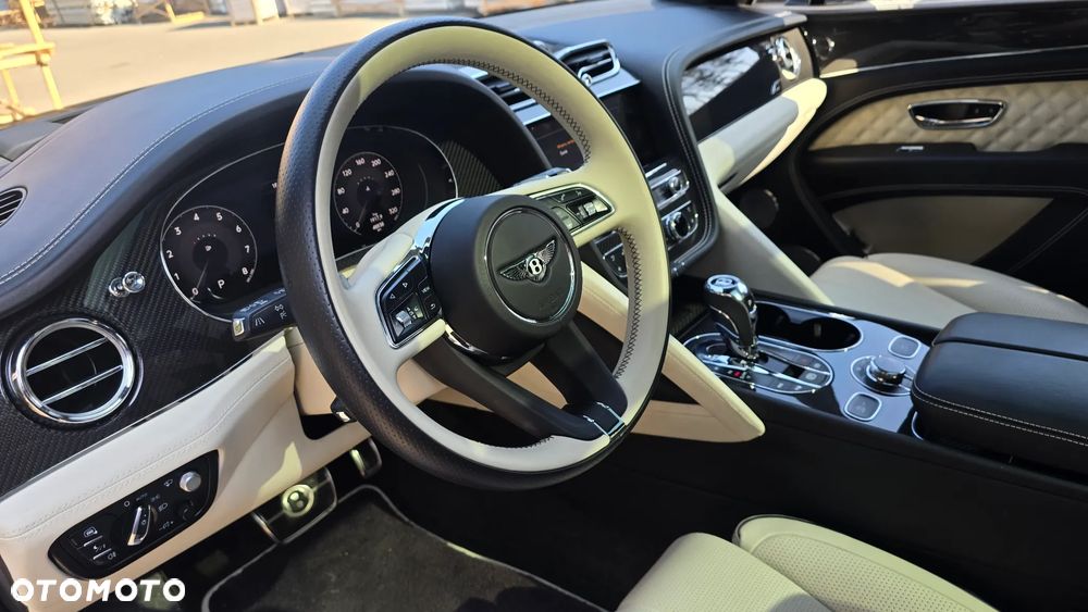 Bentley Bentayga - 10