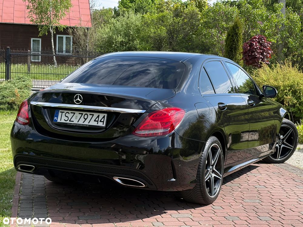 Mercedes-Benz Klasa C 180 9G-TRONIC AMG Line - 15