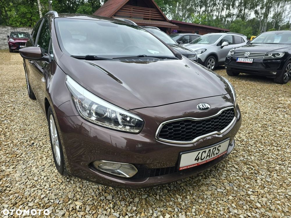 Kia Ceed - 33